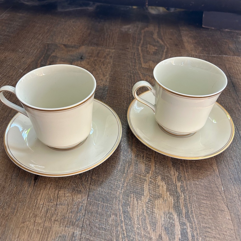 Mikasa Trousdale L2801 Ivory China Teacup and Saucer Set Gold Rim Japan 2 Pairs